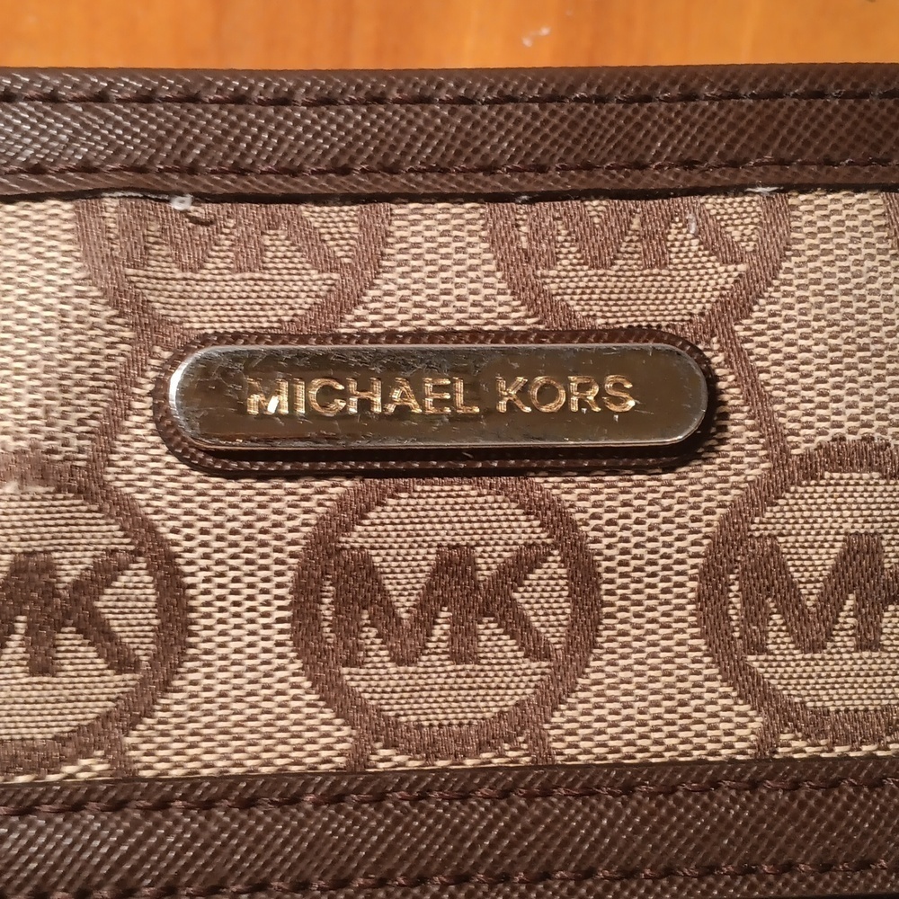 MK Michael Kors Crossbody Bag - Picture 4 of 12